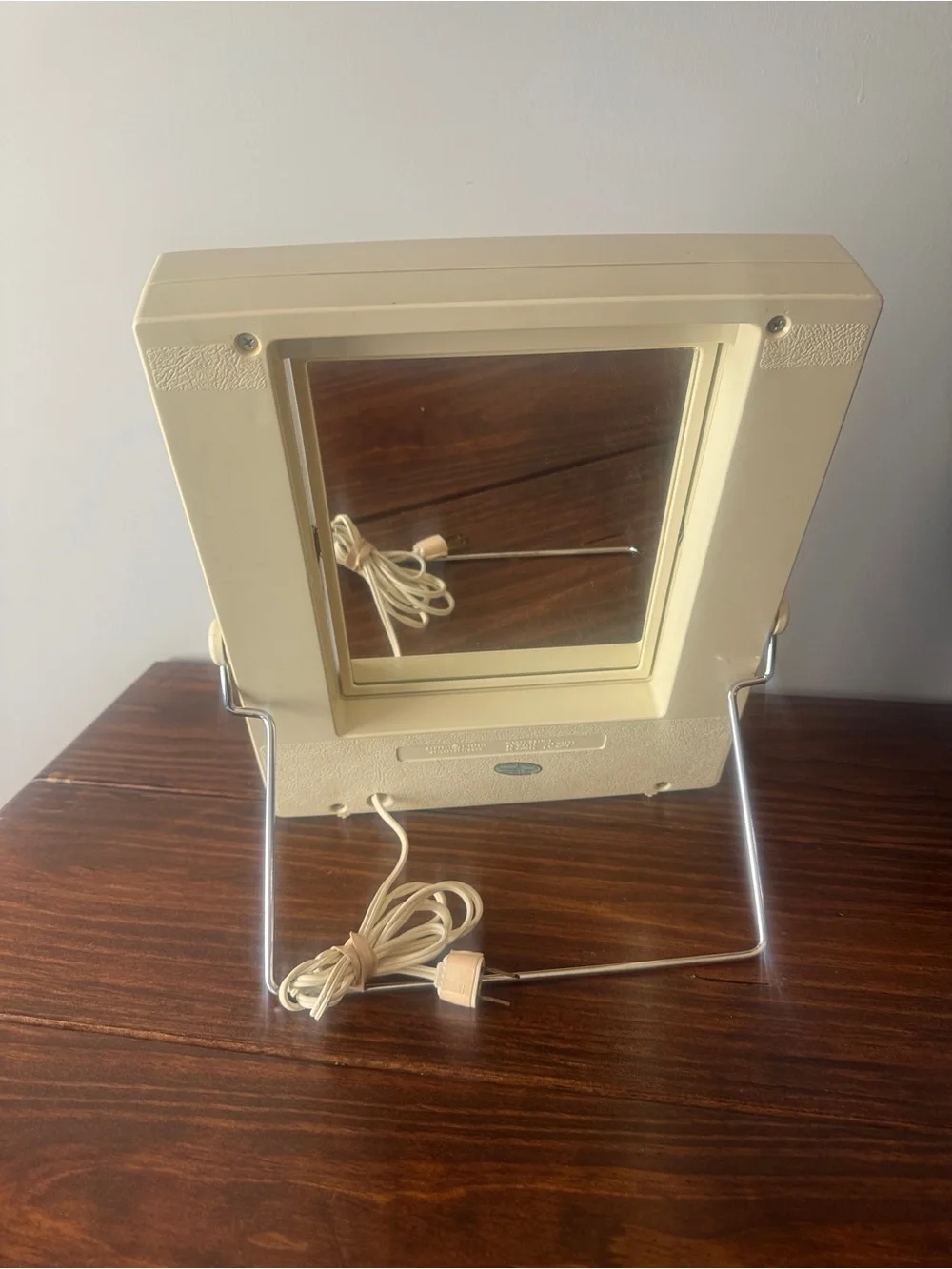 Vintage General Electric Lighted Make-up Mirror 2 Sided Four Settings GE B2IM-1